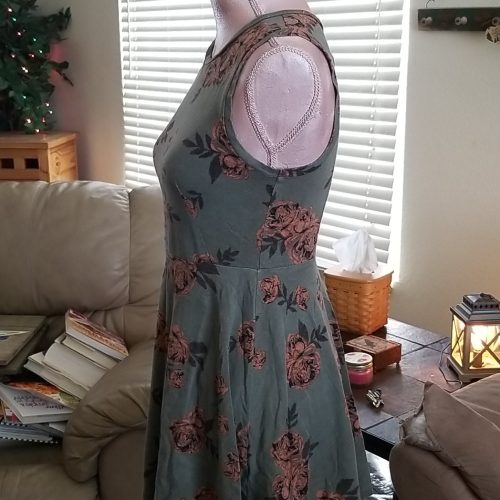 Cute Floral Van's Dress - Picture 4 of 6